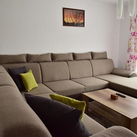 Apartman Lukov Lukov  エクステリア 写真
